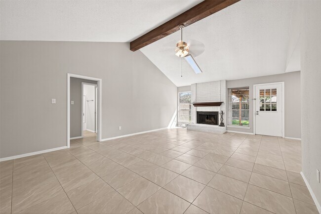 Building Photo - 927 Comstock Springs Dr