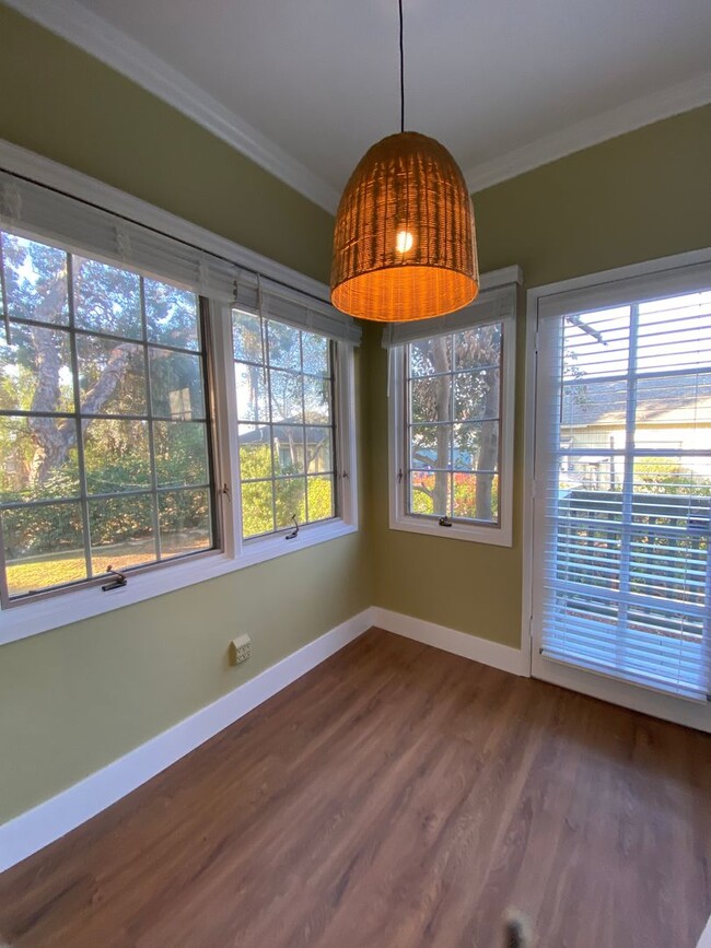 Building Photo - Remodeled Gorgeous House on Cul-de-Sac AND...