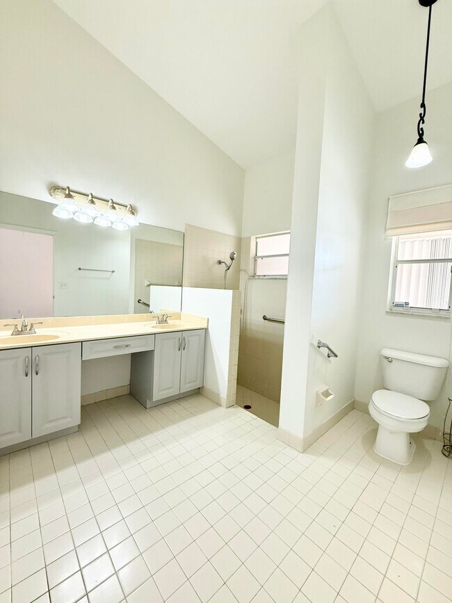 Building Photo - 5609 Descartes Cir