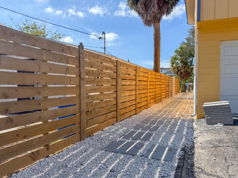 Building Photo - 3114 Dupont St S