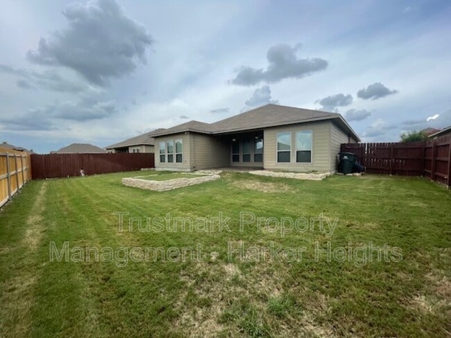 Building Photo - 8121 Iron Gate Dr
