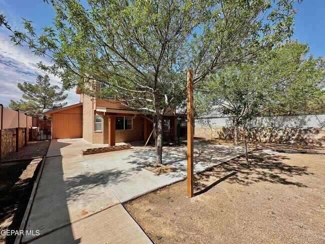 Building Photo - 12277 Red Sun Dr