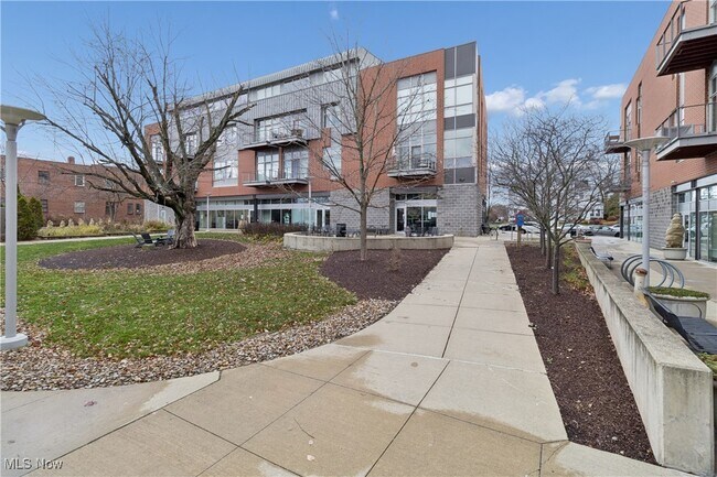 Building Photo - 55 E College St