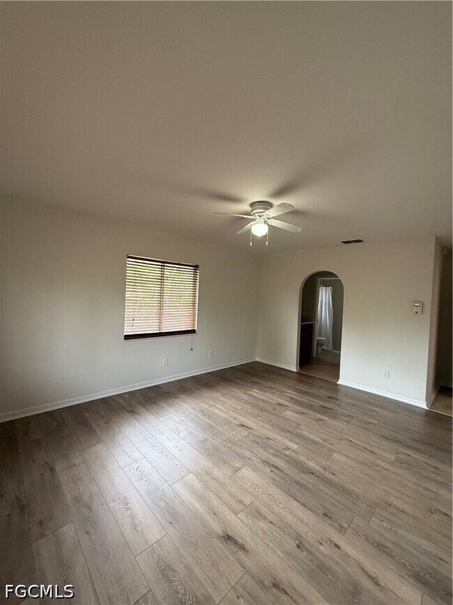 Building Photo - 1371 14th Ave NE