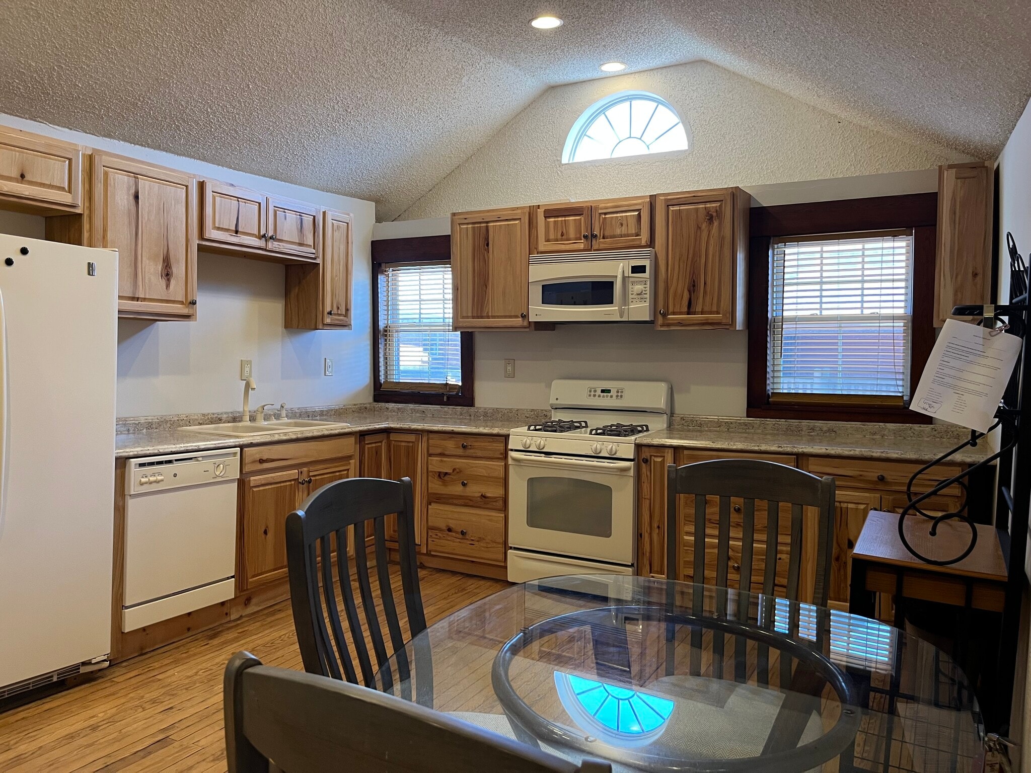 Building Photo - 279 S River St Carriage House