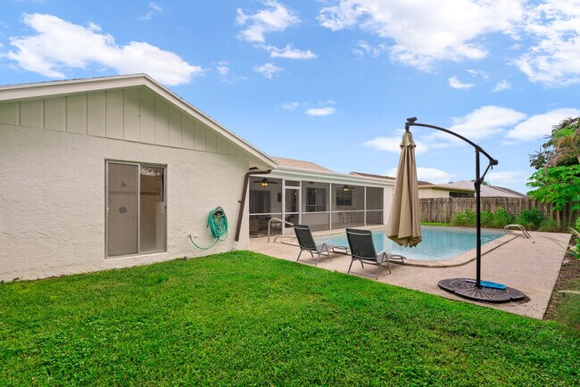 Building Photo - 1019 Larch Way