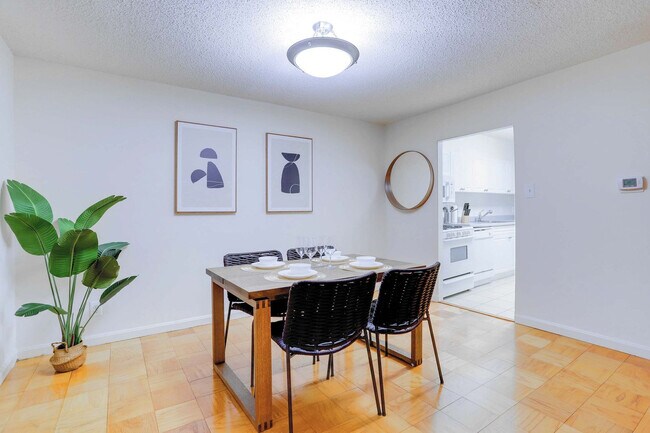 Building Photo - 320 23rd St S