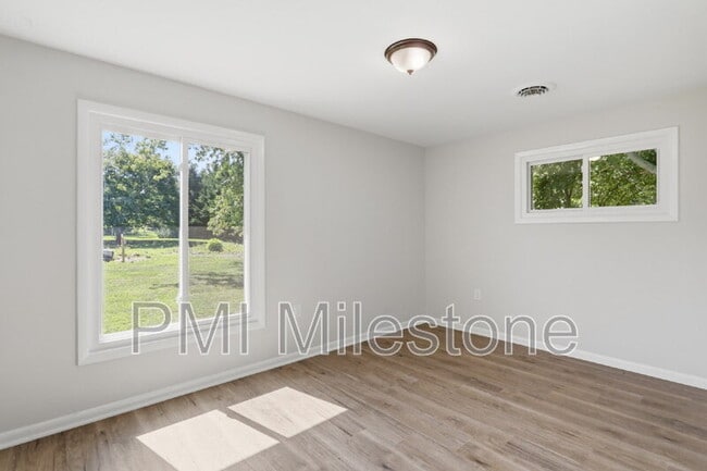 Building Photo - 13242 Greensburg Rd