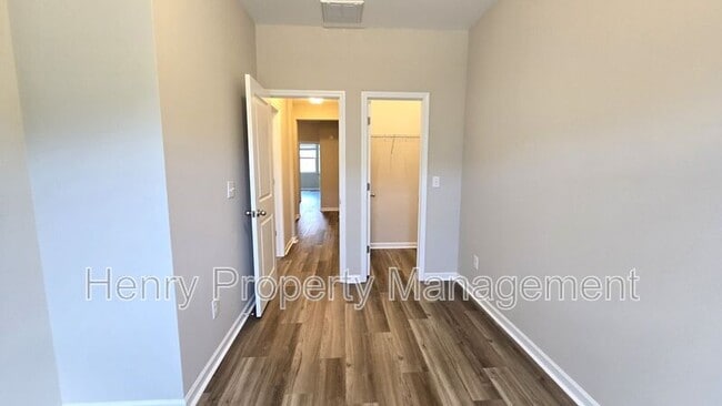 Building Photo - 2457 Baslow Dr