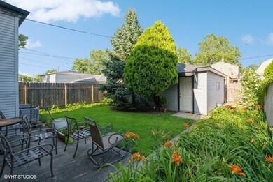 Building Photo - 5639 N Karlov Ave