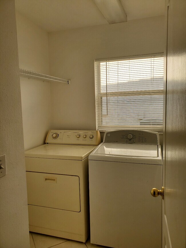 Building Photo - 12750 Sophiamarie Loop