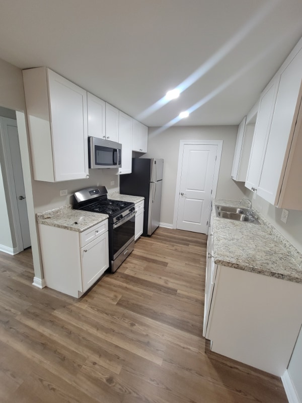 Building Photo - 428 E Bailey Rd