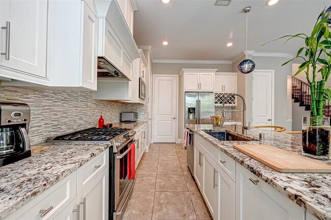 Building Photo - 23 Silver Rock Dr