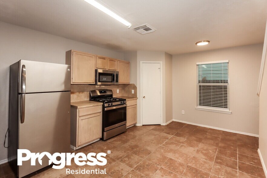 Building Photo - 12418 Sterlingstone Dr