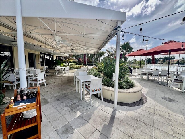 Building Photo - 5600 Collins Ave