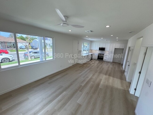 Building Photo - 6168 Briercrest Ave