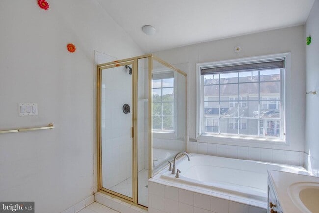 Building Photo - 13381 Sir Ramsay Way