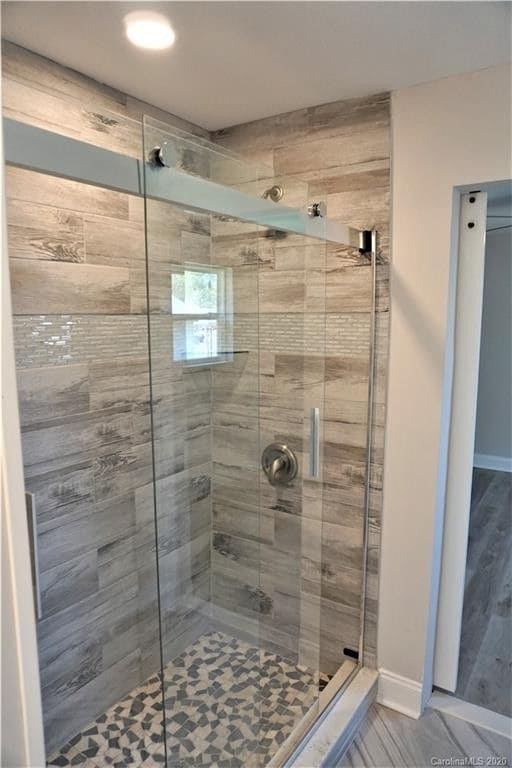 Building Photo - 610 E 12th St