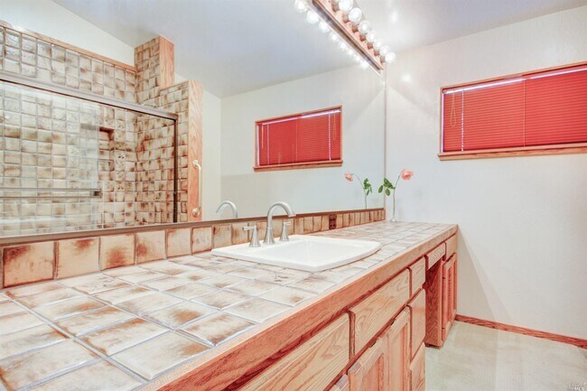 Building Photo - 3340 Terra Linda Dr