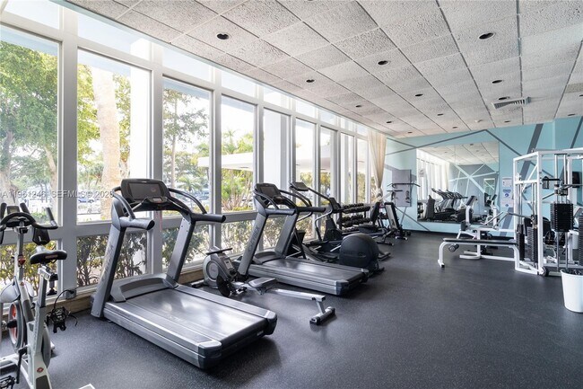 Building Photo - 7441 Wayne Ave