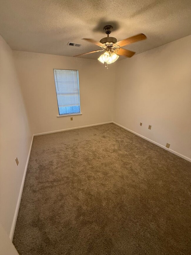 Building Photo - 177 Pelham Dr
