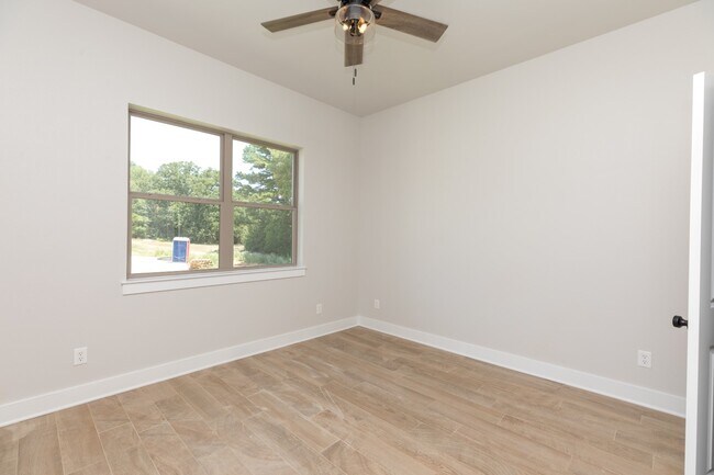 Building Photo - 16232 Tulare