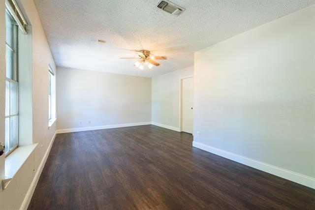 Building Photo - 1915 Wendy St