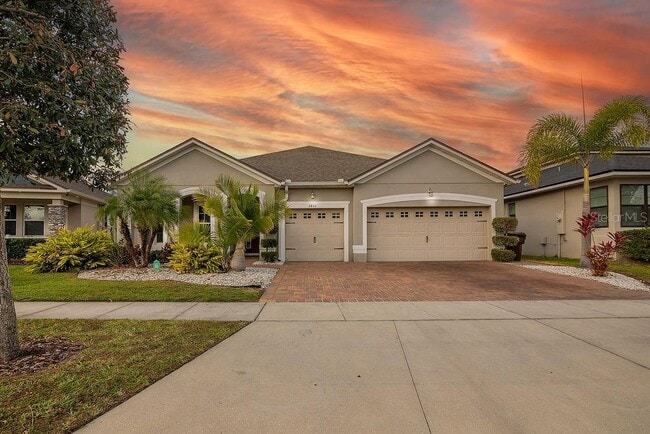 Building Photo - 2450 Chateau Lp