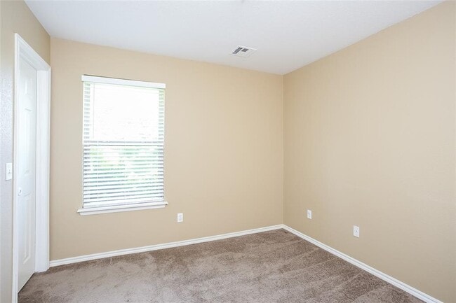 Building Photo - 10633 NW 34th Ter