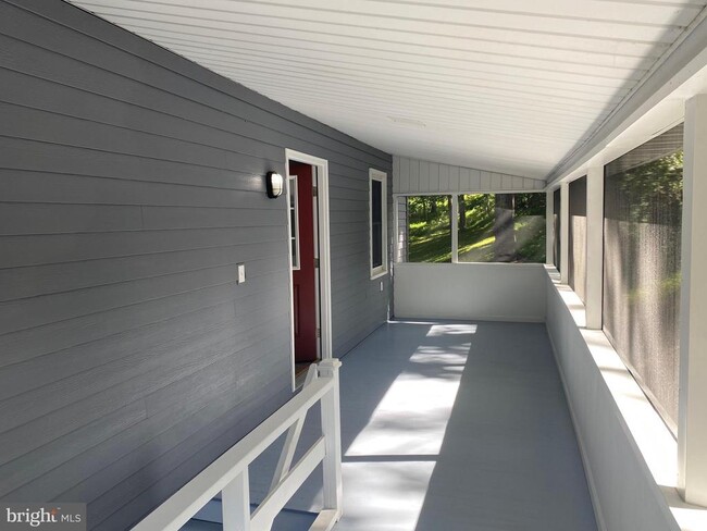 Building Photo - 723 McCormick Rd