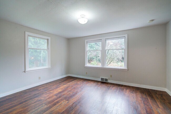 Building Photo - 5Bd/2.5Ba Redmond House