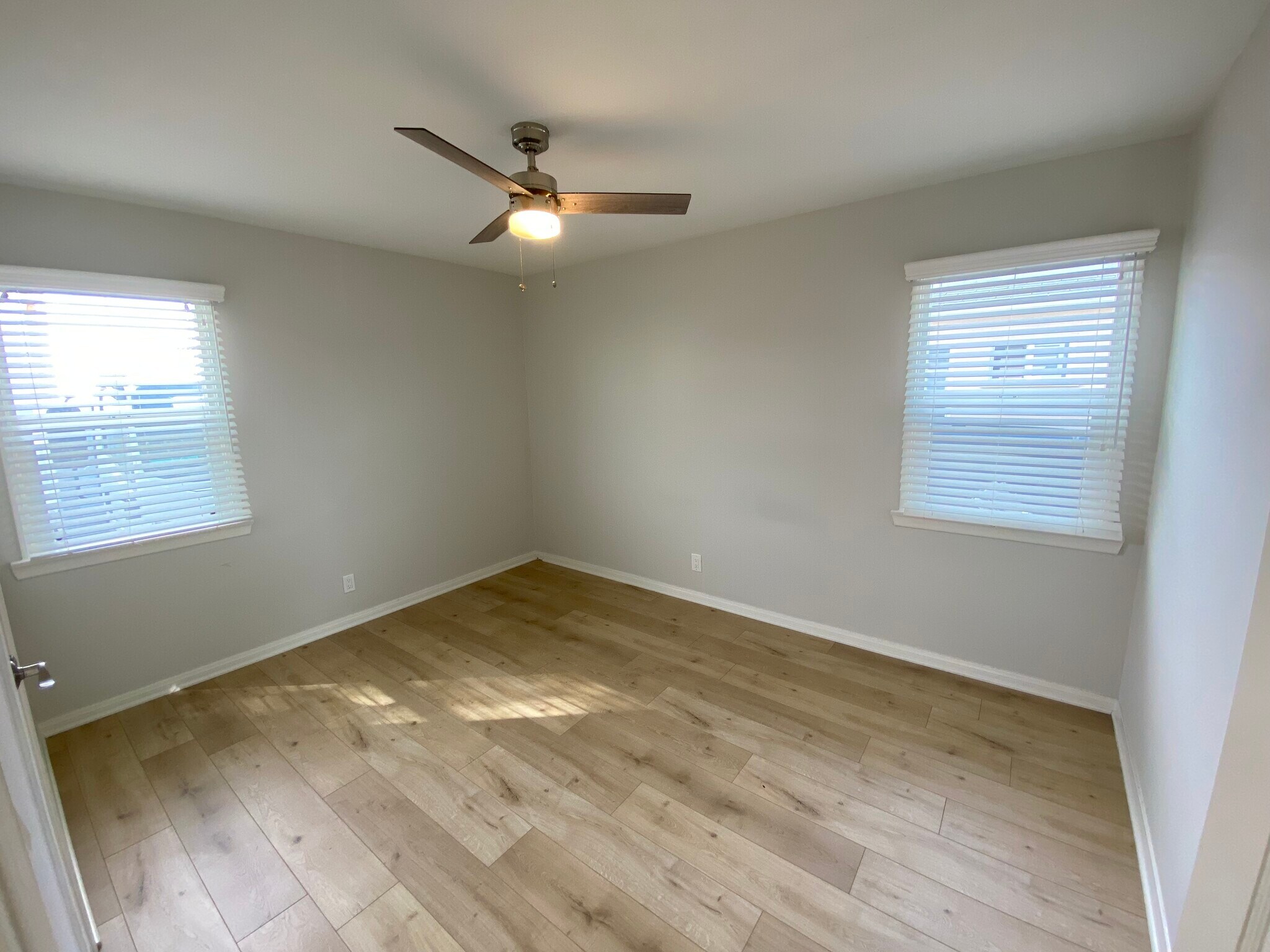 Building Photo - 14320 Condon Ave