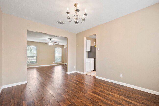 Building Photo - Mansfield Country Club Home