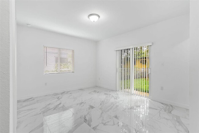 Building Photo - 1244 NW 71st St