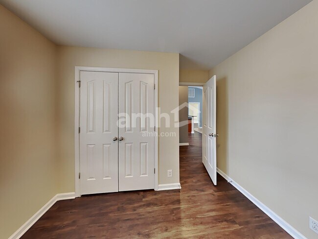 Building Photo - 2106 Bimelech Ln