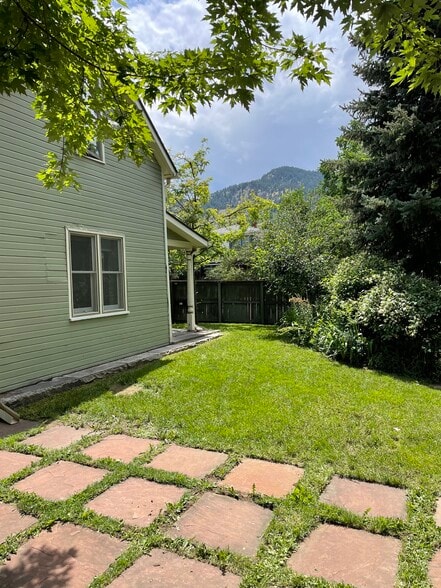 Side yard - 1544 9th St