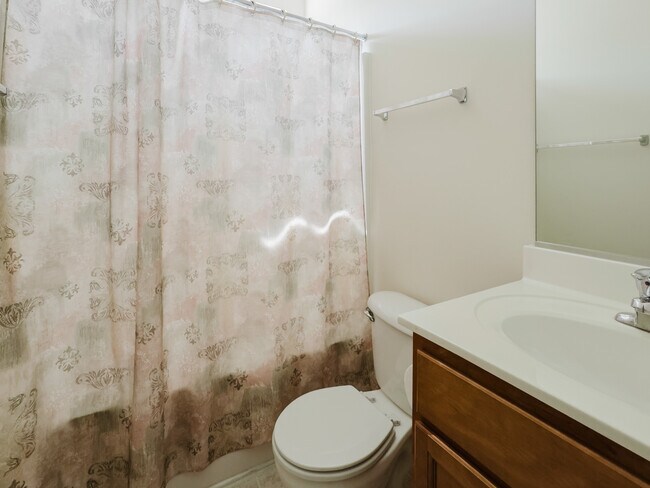 Building Photo - 3835 Raintree Dr