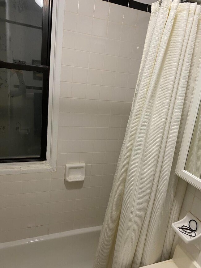 Building Photo - 0 bedroom in NEW YORK NY 10128