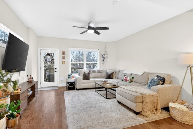 Building Photo - 4103 Main St