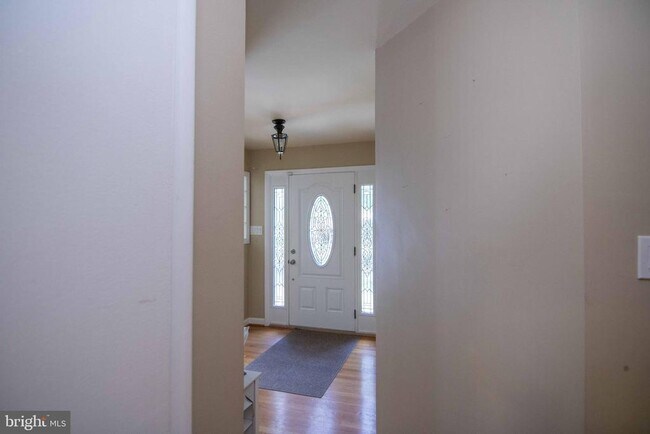 Building Photo - 2205 Parker Ave