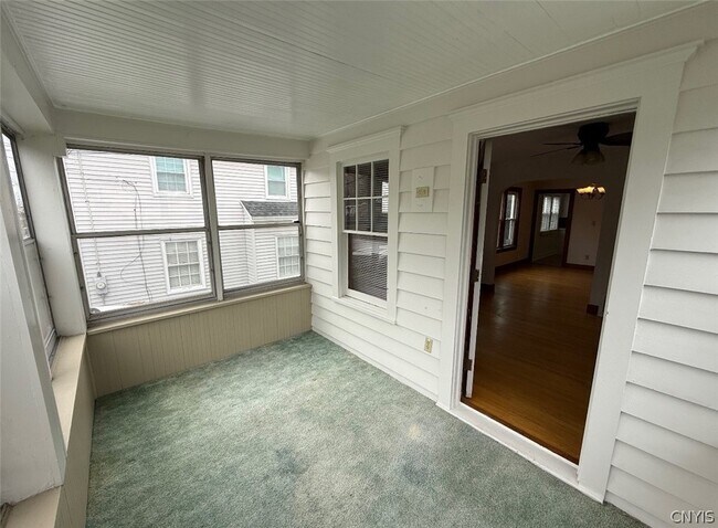 Building Photo - 207 Draper Ave