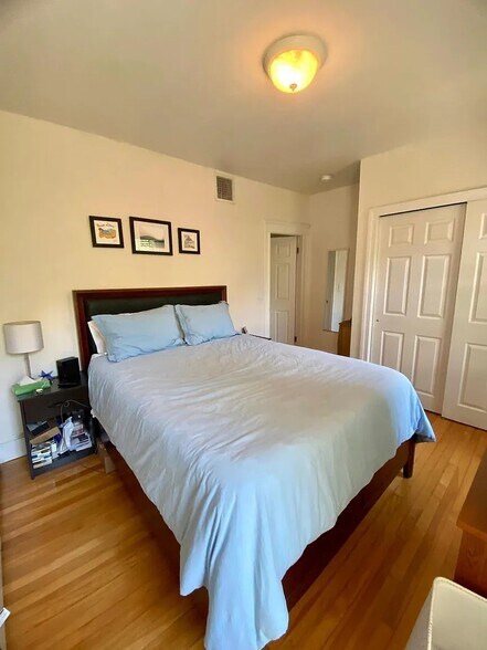 Building Photo - 33 Main St