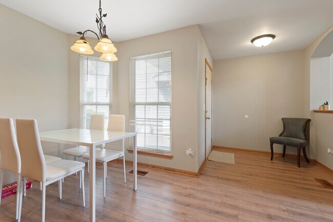 Building Photo - 2805 Packford Ln