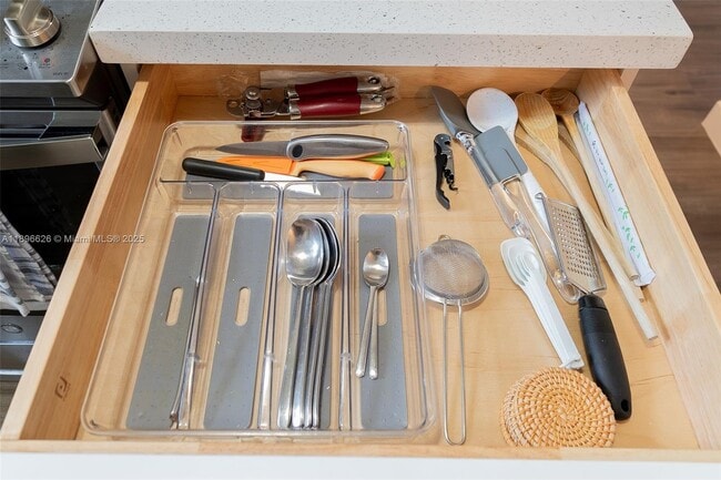 Building Photo - 312 SW 12th Ave