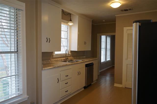 Building Photo - 1325 Barnes Dr