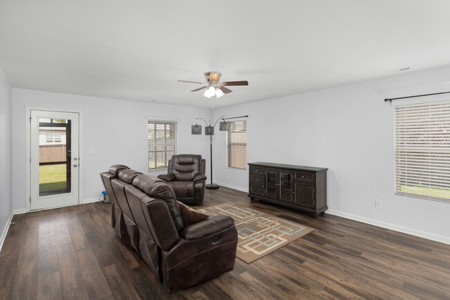 Building Photo - 308 Fenrose Dr