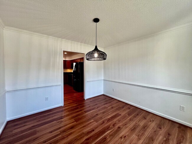Building Photo - Beautiful home in the desirable Wellington...