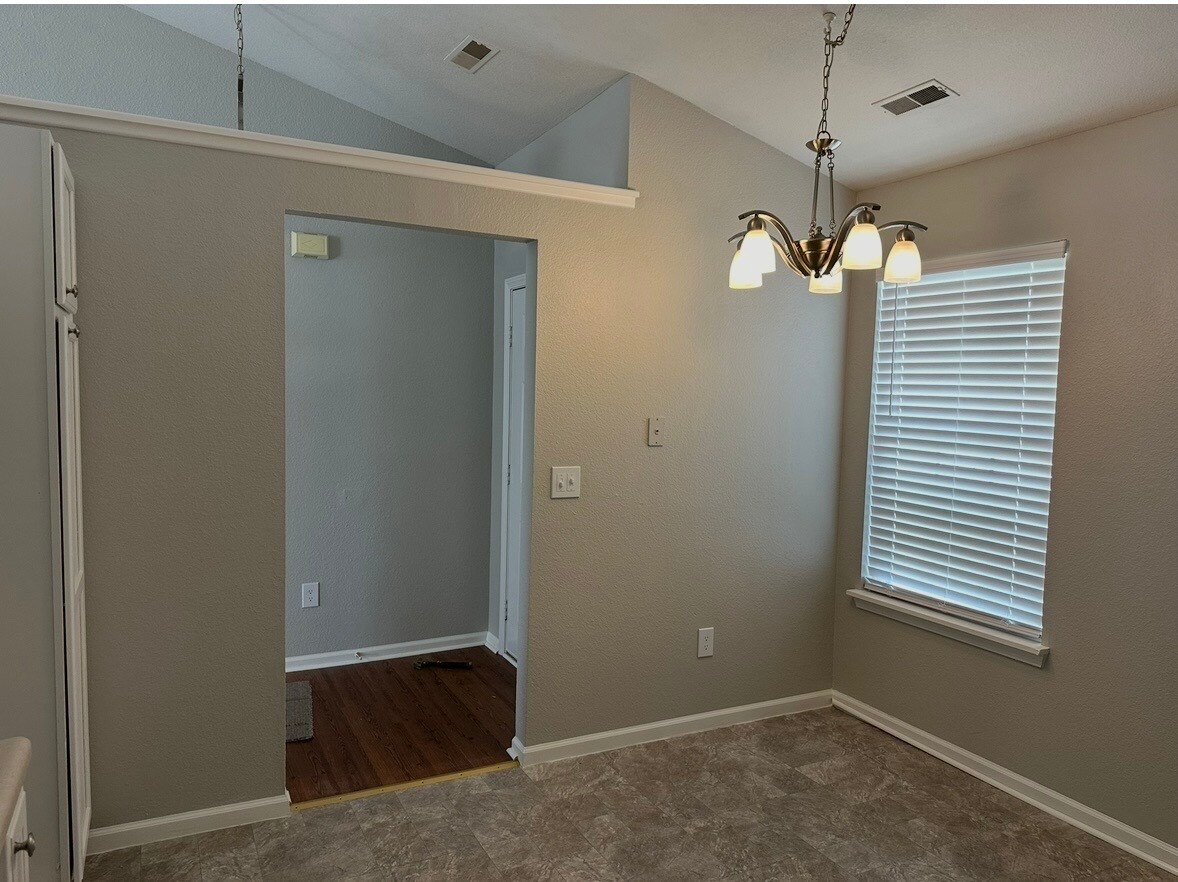 Building Photo - 543 Murphy Ln