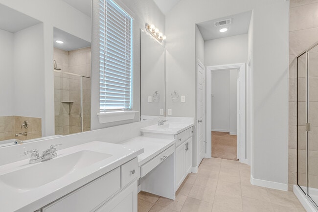 Building Photo - Harvest 1020