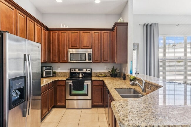 Building Photo - Updated 2/2 with attached 1 car garage right in Baldwin Park!